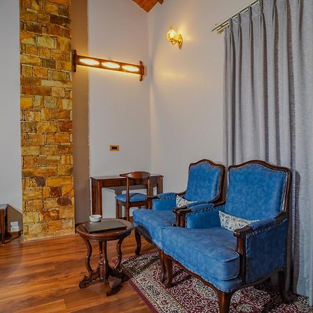 Neelesh Inn- A Luxury Lake View Hotel- 20 Kms From Nainital Bhīm Tāl Exterior foto