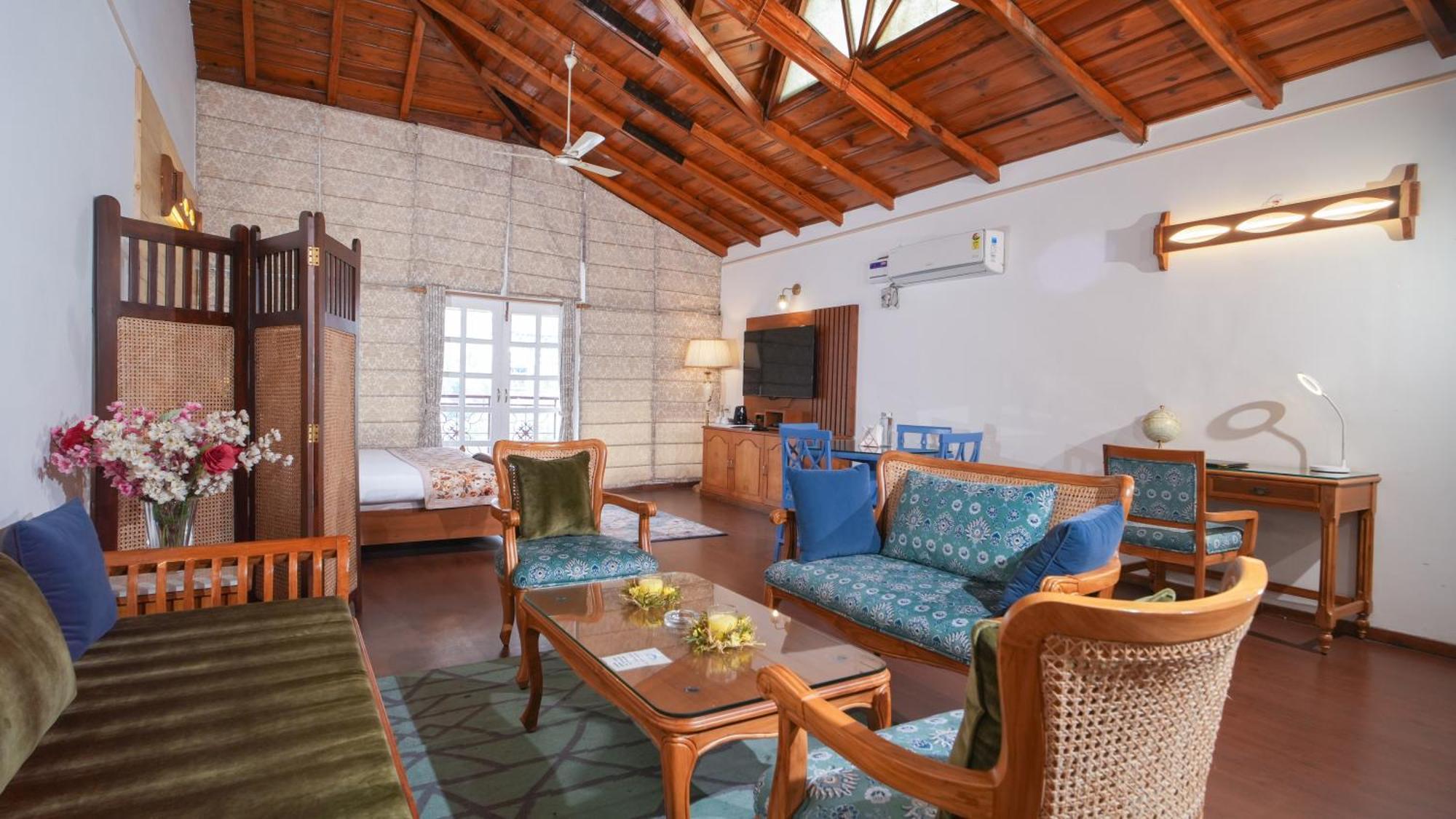 Neelesh Inn- A Luxury Lake View Hotel- 20 Kms From Nainital Bhīm Tāl Exterior foto