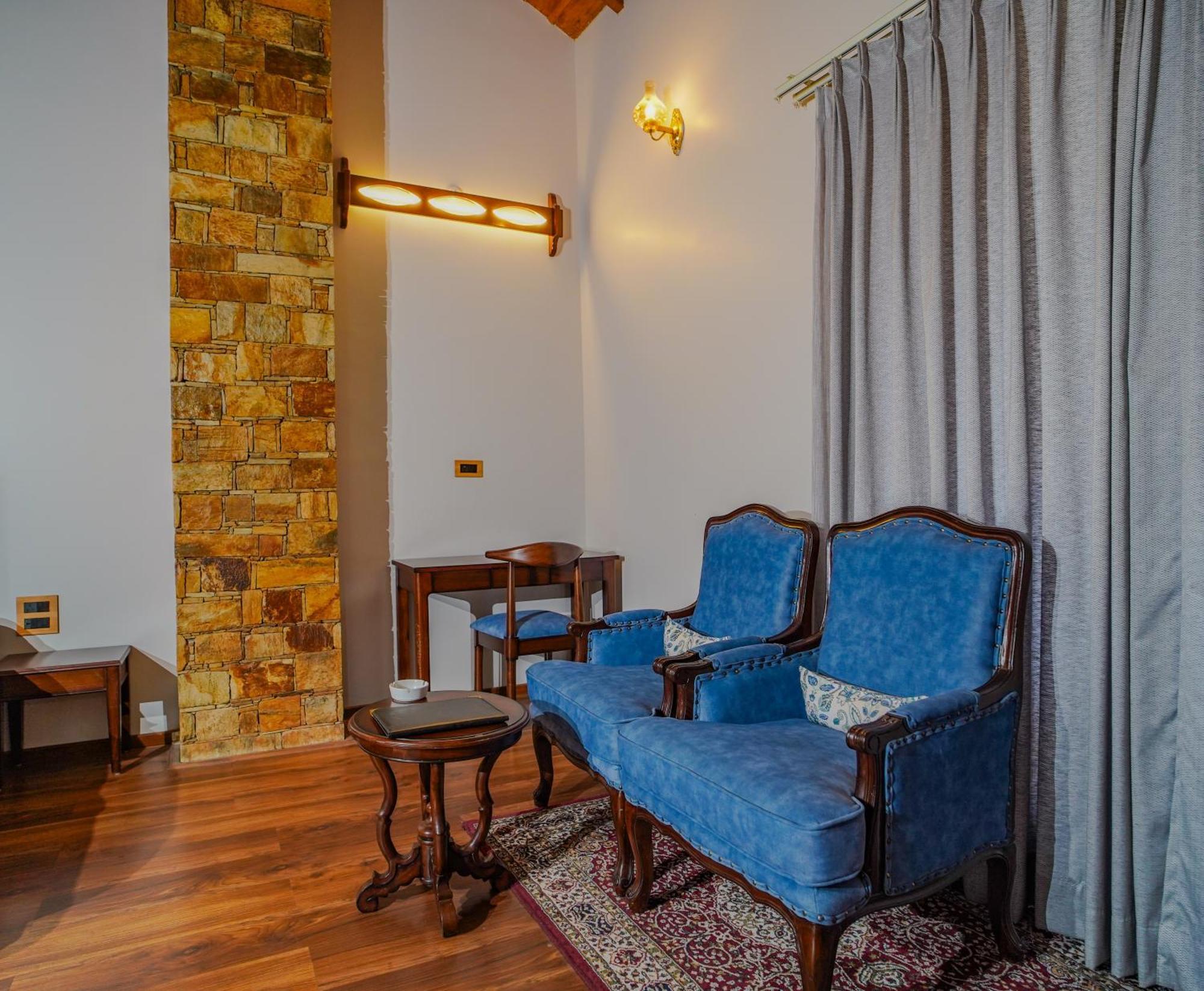 Neelesh Inn- A Luxury Lake View Hotel- 20 Kms From Nainital Bhīm Tāl Exterior foto