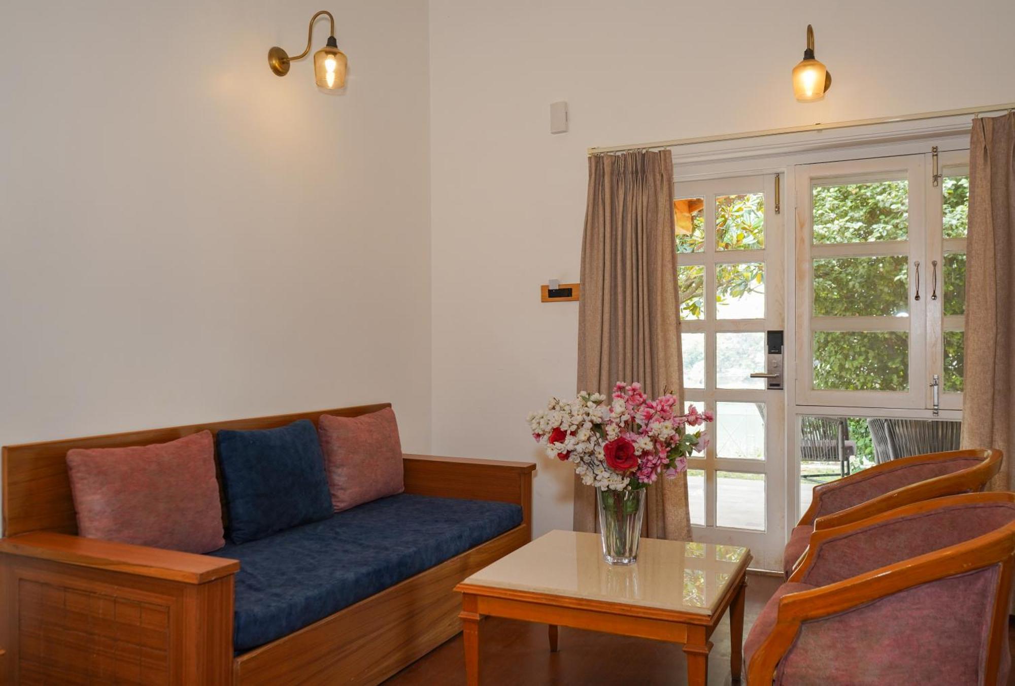 Neelesh Inn- A Luxury Lake View Hotel- 20 Kms From Nainital Bhīm Tāl Exterior foto